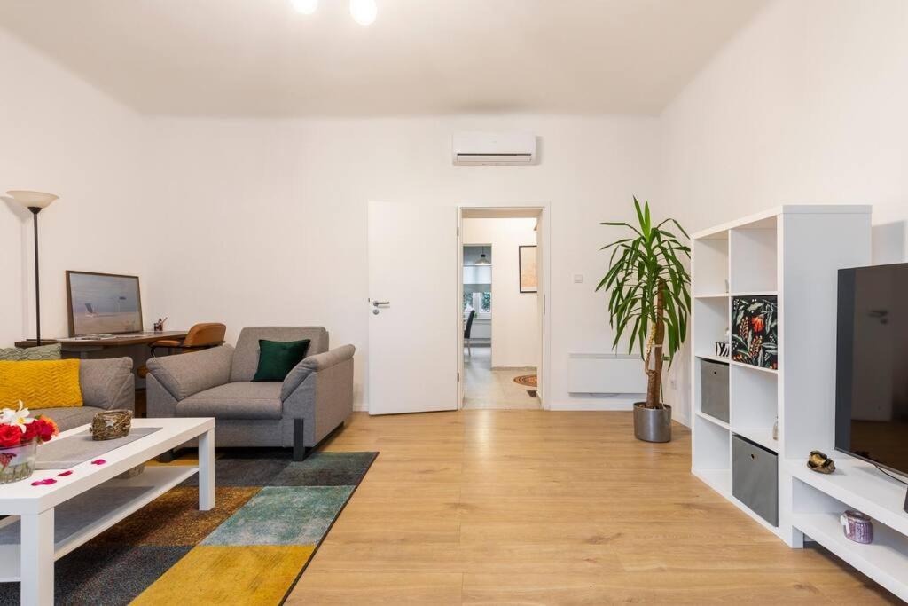 Petrova Street Apartment Загреб Екстериор снимка