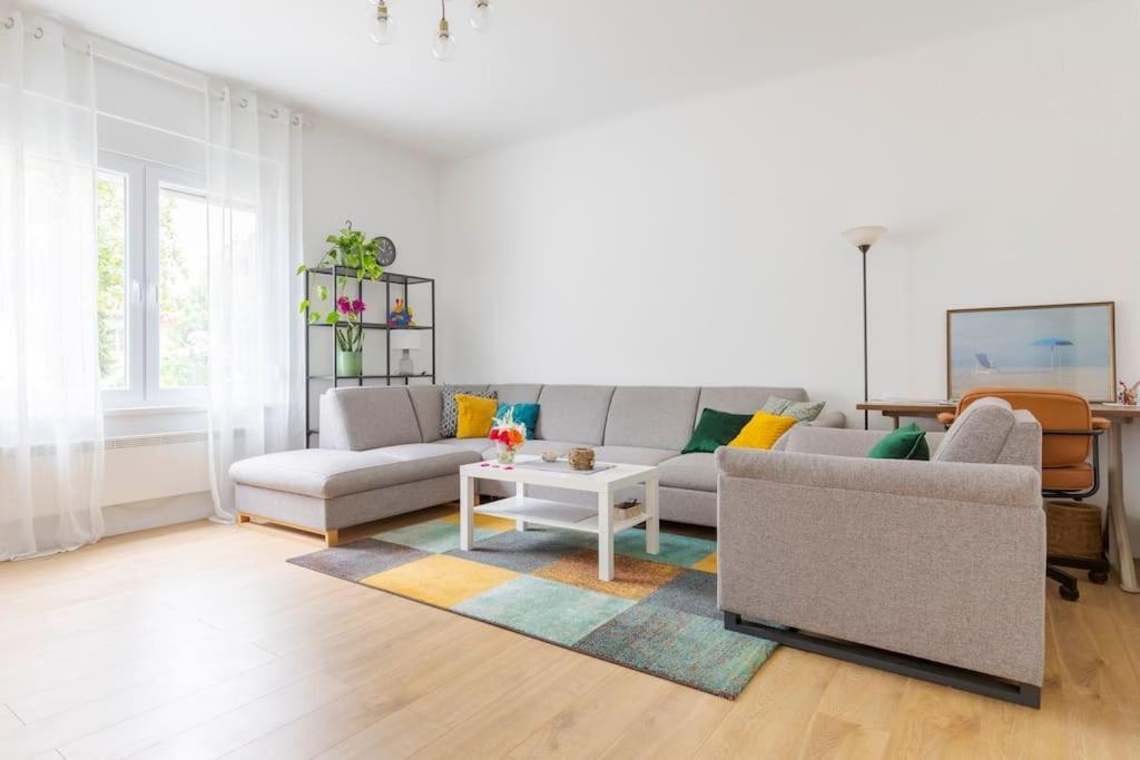 Petrova Street Apartment Загреб Екстериор снимка